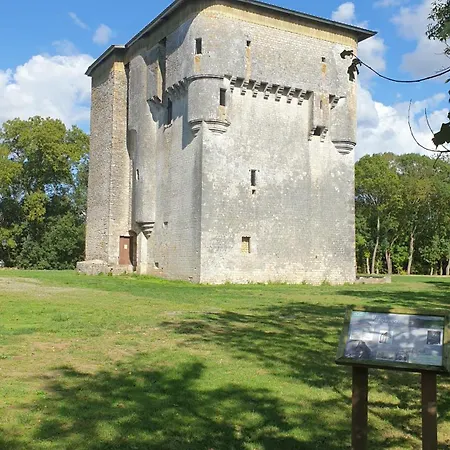 Апартаменты Chez Yolande Angles (Vendee)